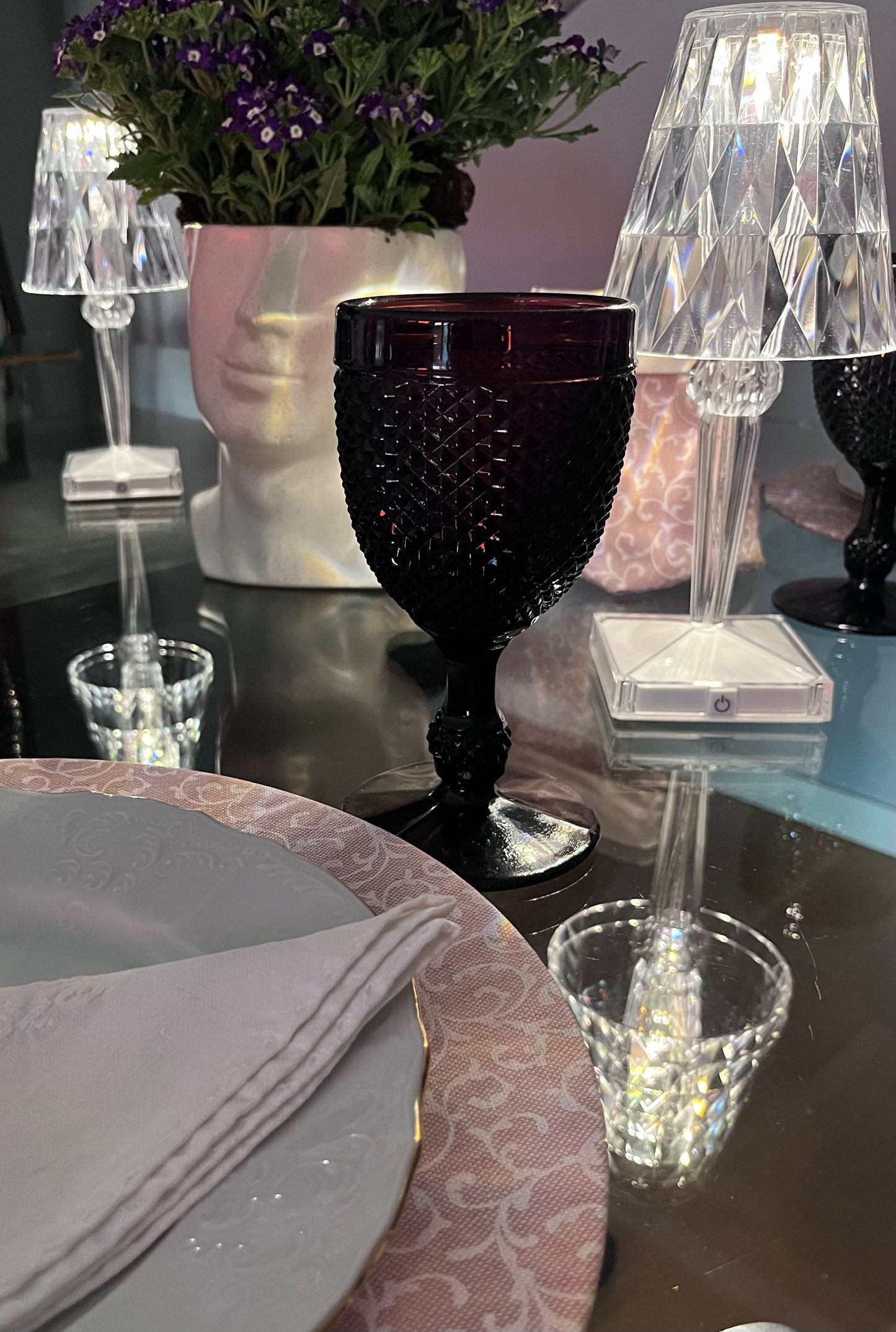 Funda bajo plato rosa y blanco resinada