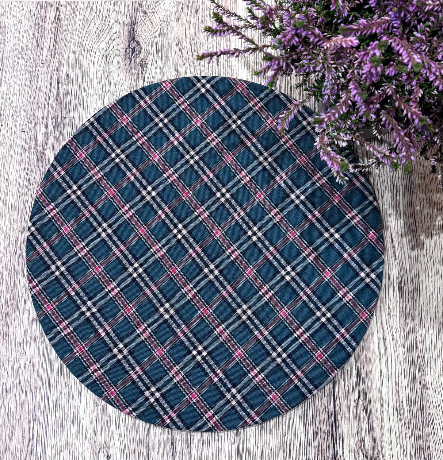 Funda bajo plato tartán