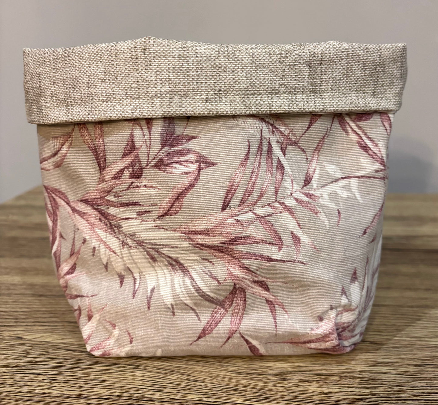 Panera hojas granates