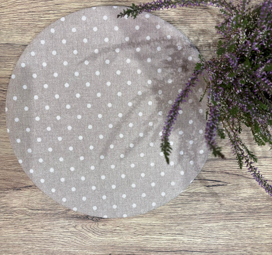 Funda bajo plato lunares beige y blanco